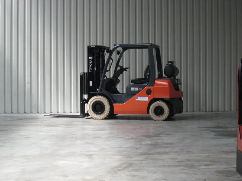 Toyota - 02-8FGF25